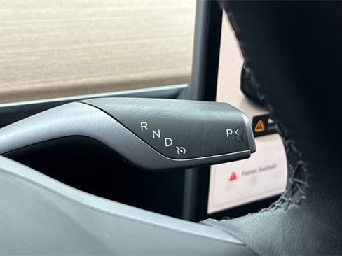 Used 2025 Tesla Model Y Long Range image 27