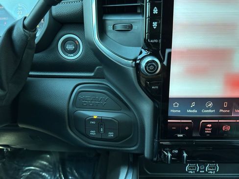 New 2026 RAM 2500 Laramie AWD/4WD image 25