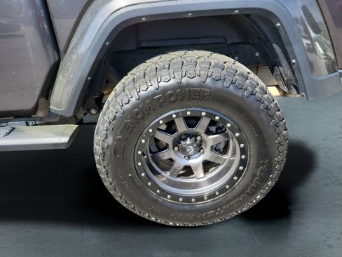 Used 2023 Jeep Gladiator Sport image 11