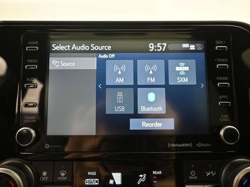 Used 2021 Toyota Highlander XSE FWD image 15