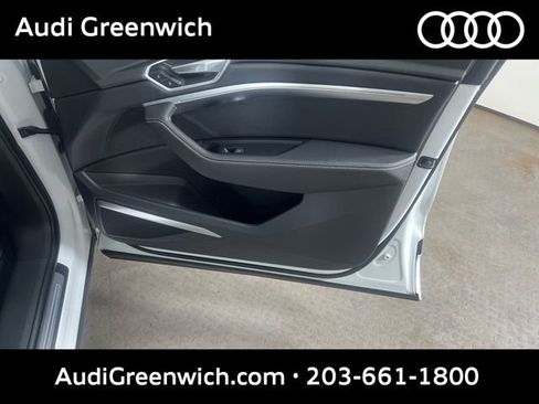 Used 2023 Audi e-tron Premium Plus w/ Premium Plus Package AWD/4WD image 9