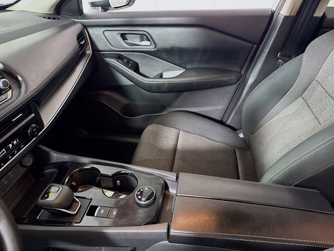 Used 2024 Nissan Rogue SV image 23