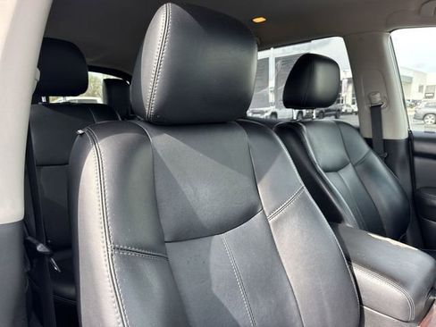 Used 2015 Nissan Pathfinder SL w/ SL Tech Package FWD image 25