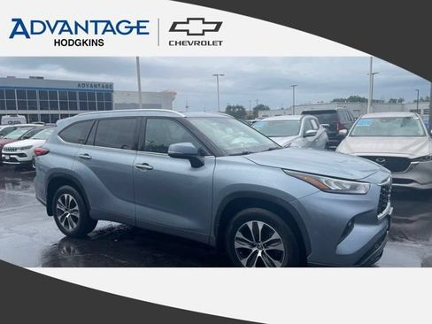 Used 2020 Toyota Highlander XLE AWD/4WD image 1