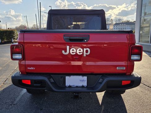 Used 2020 Jeep Gladiator Overland image 6