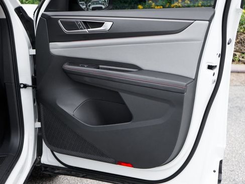 Used 2025 Volkswagen Atlas Peak Edition SE image 45