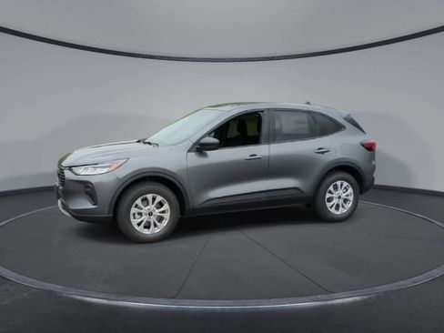 Used 2025 Ford Escape Active w/ Cold Weather Package image 4