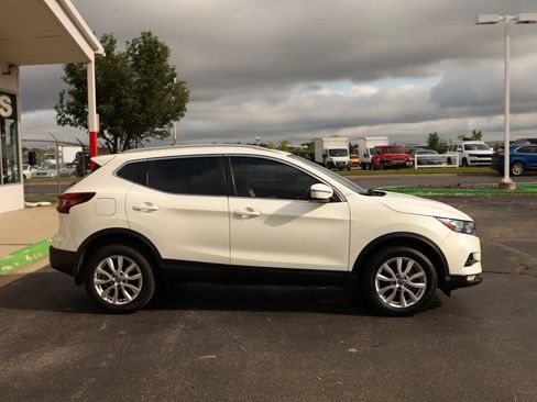 Used 2021 Nissan Rogue Sport SV FWD image 5