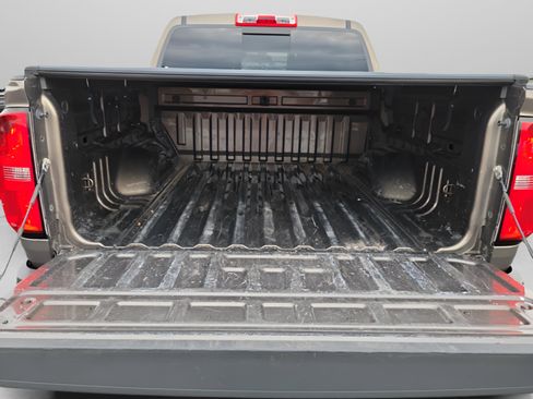 Used 2017 Chevrolet Colorado LT w/ LT Convenience Package image 7