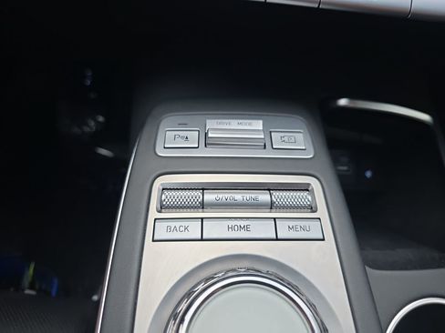 Used 2025 Genesis GV70 2.5T AWD/4WD image 27