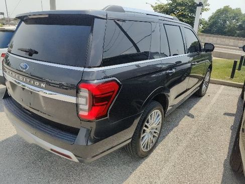 Used 2023 Ford Expedition Limited AWD/4WD image 11