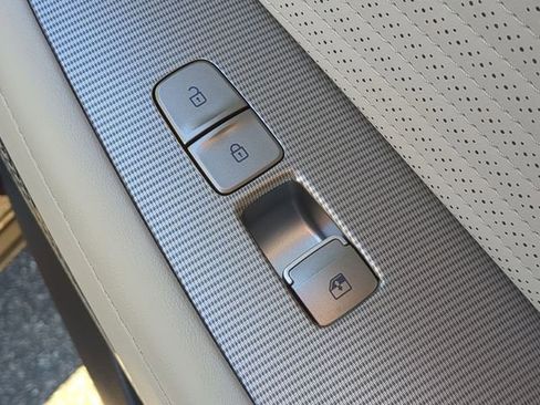 Used 2024 Hyundai Palisade Calligraphy image 39