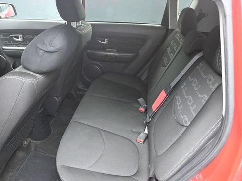 Used 2013 Kia Soul + FWD image 31