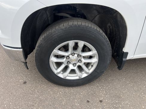 Used 2022 Chevrolet Silverado 1500 LT w/ Safety Package image 3