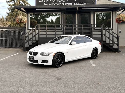 Used 2011 BMW 335i xDrive Coupe AWD/4WD image 2