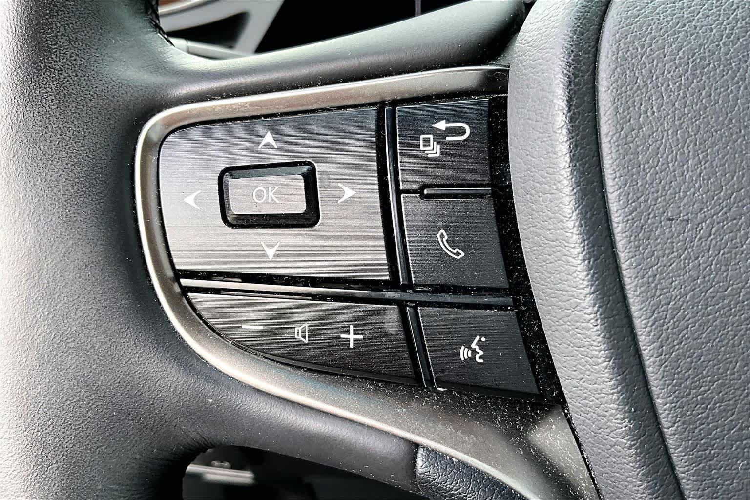 Used 2023 Lexus ES 300h Ultra Luxury w/ Accessory Package (Z2) FWD image 24