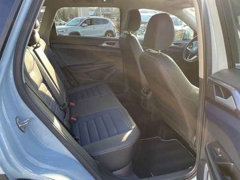 Certified 2025 Volkswagen Taos SEL image 10