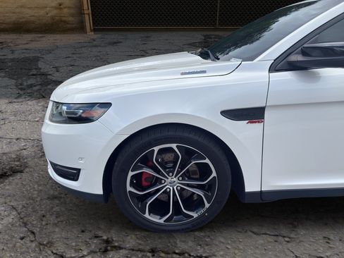 Used 2013 Ford Taurus SHO AWD/4WD image 12