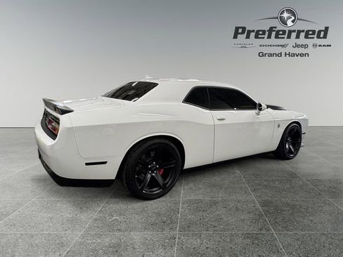 Used 2021 Dodge Challenger SRT Hellcat w/ Plus Package RWD image 17