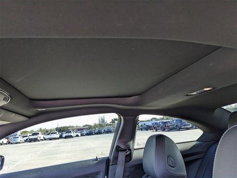 Used 2023 BMW 230i Coupe w/ Premium Package image 21