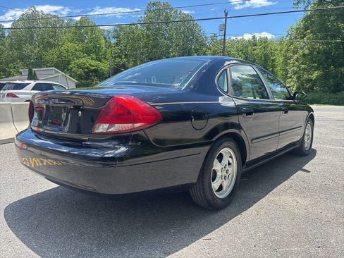 Used 2006 Ford Taurus SE FWD image 10