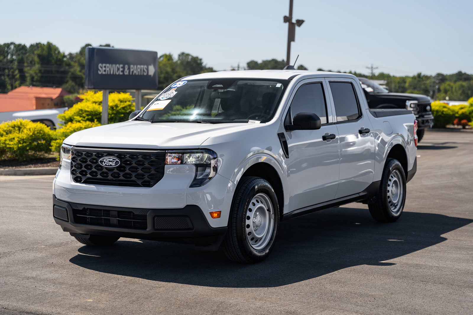 Certified 2025 Ford Maverick XL FWD image 3