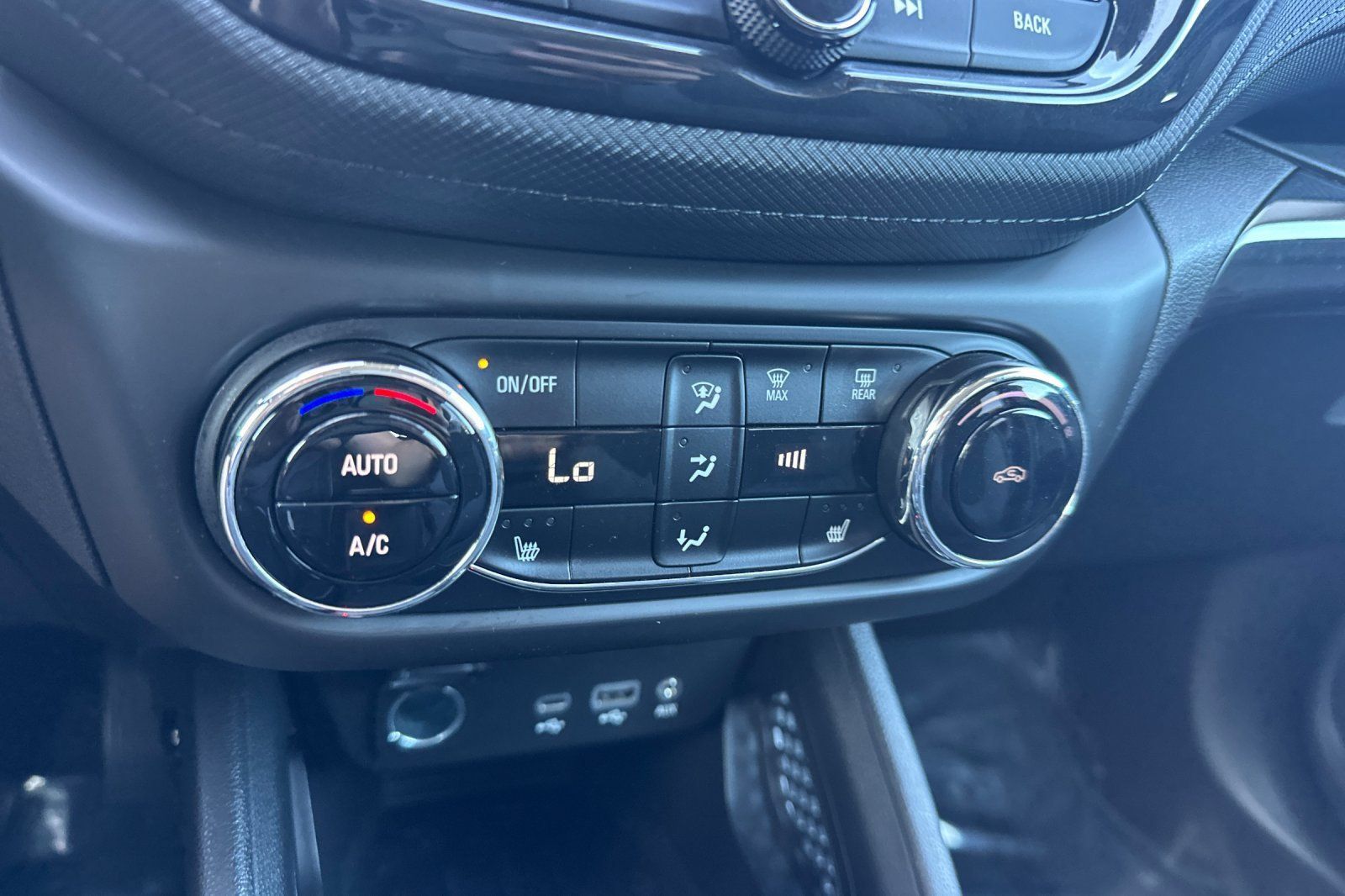 Used 2023 Chevrolet TrailBlazer LT w/ Convenience Package FWD image 27