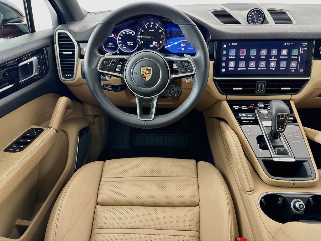 Certified 2023 Porsche Cayenne Coupe AWD/4WD image 25