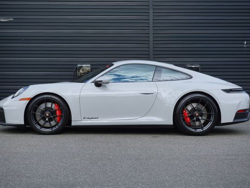 Certified 2025 Porsche 911 Carrera 4 GTS AWD/4WD image 2