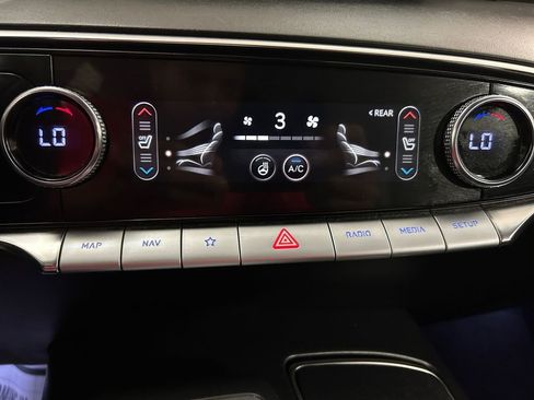 Used 2023 Genesis GV70 2.5T w/ Select Package AWD/4WD image 30