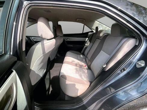 Used 2018 Toyota Corolla LE FWD image 19