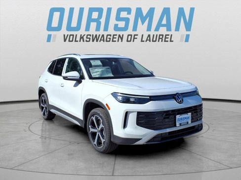 New 2026 Volkswagen Tiguan SE image 1