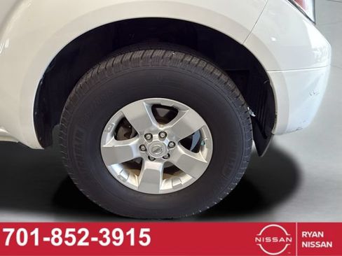 Used 2013 Nissan Frontier SV AWD/4WD image 9
