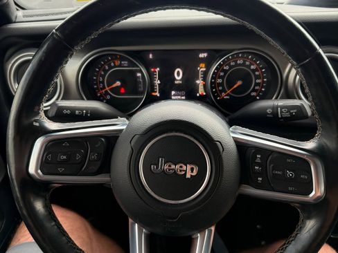 Used 2020 Jeep Gladiator Overland image 40