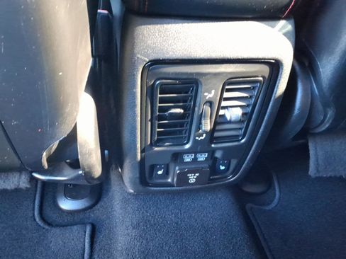 Used 2023 Dodge Durango GT image 11