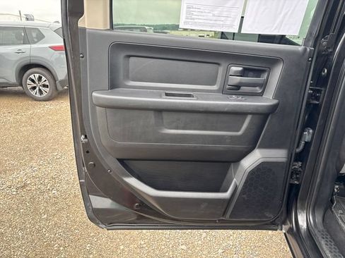 Used 2018 RAM 2500 Tradesman w/ Chrome Appearance Group AWD/4WD image 18