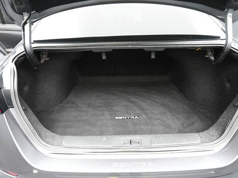 Used 2022 Nissan Sentra SR w/ Electronics Package FWD image 18