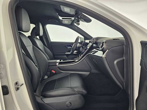 Certified 2025 Mercedes-Benz GLC 300 image 12