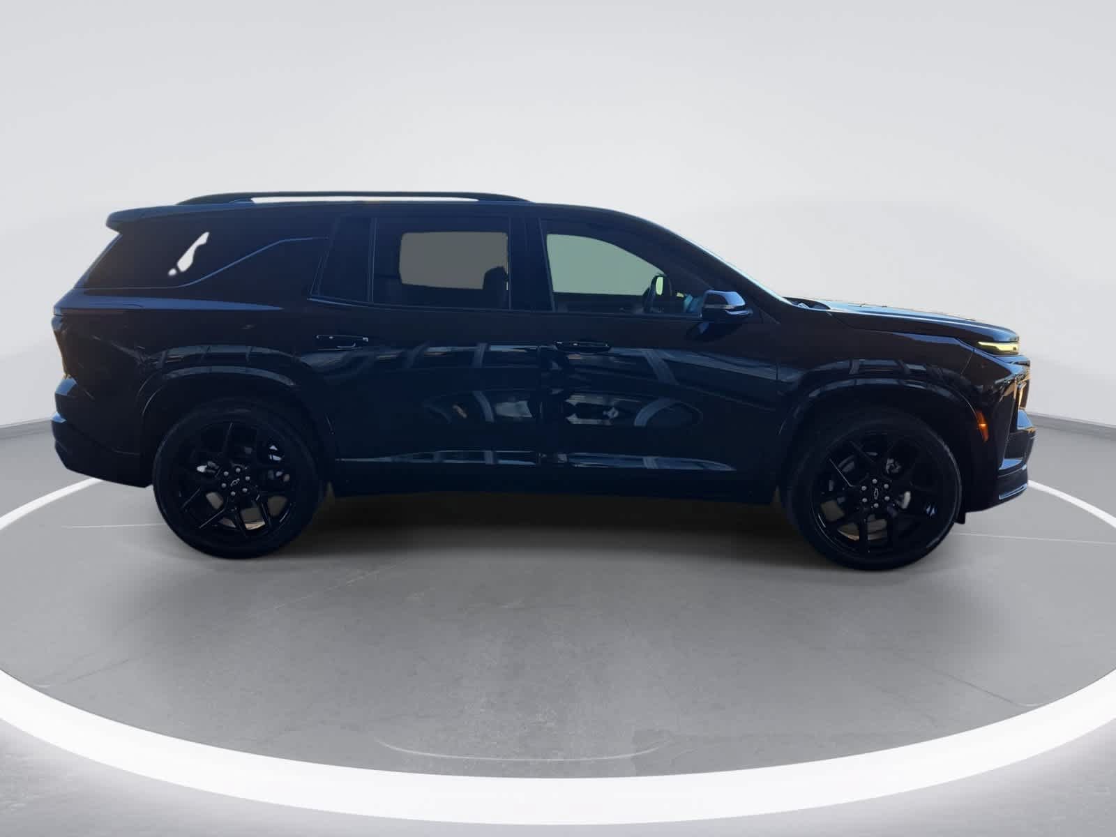 Used 2026 Chevrolet Traverse RS FWD image 9
