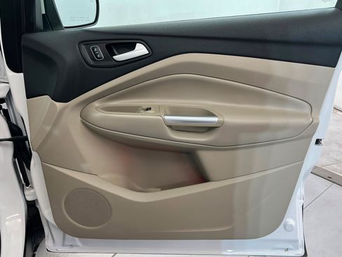 Used 2019 Ford Escape Titanium AWD/4WD image 25