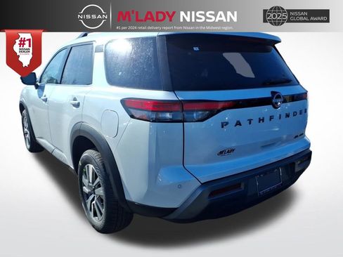 New 2026 Nissan Pathfinder SL image 5