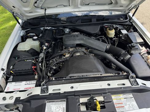 Used 1994 Lincoln Town Car Executive RWD image 30