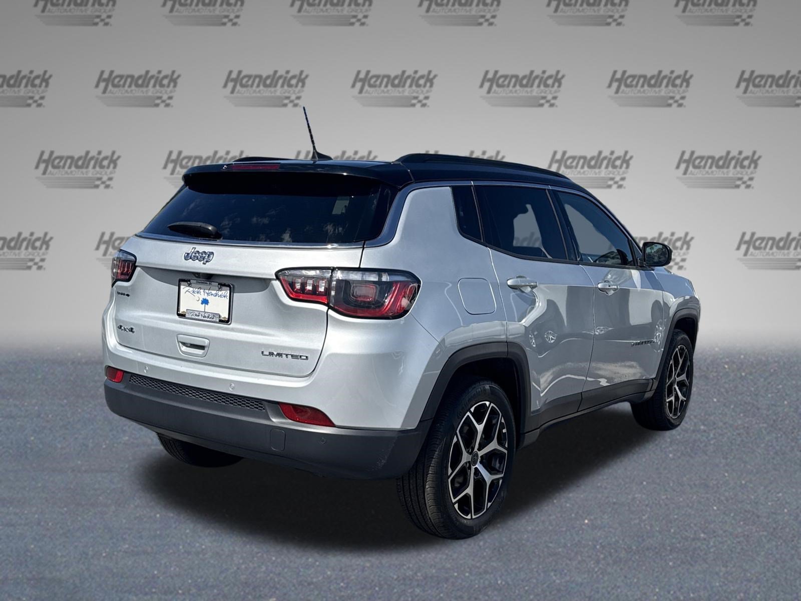 Used 2025 Jeep Compass Limited AWD/4WD image 10