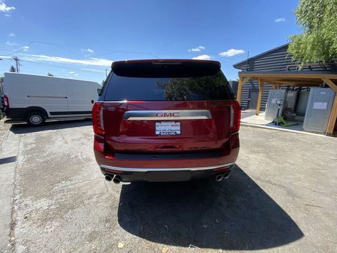Used 2024 GMC Yukon XL Denali AWD/4WD image 5