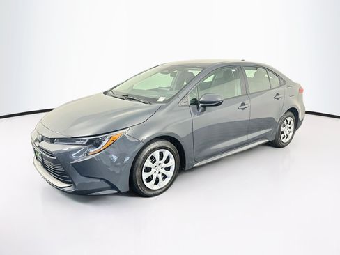 Used 2025 Toyota Corolla LE FWD image 3