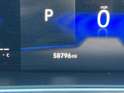 Used 2022 Volkswagen Tiguan SE image 26