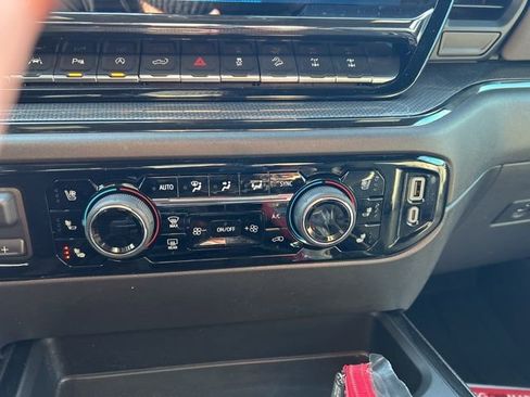 Used 2025 Chevrolet Silverado 1500 ZR2 w/ Technology Package image 28