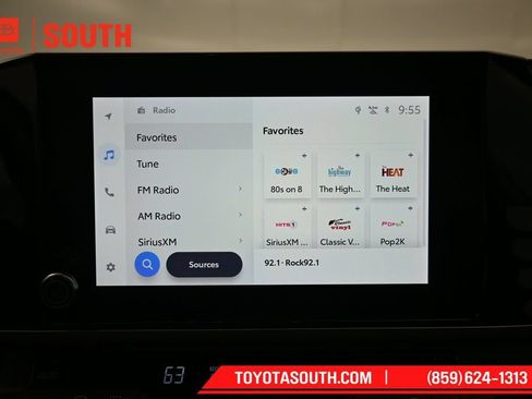 Used 2025 Toyota Camry SE FWD image 14
