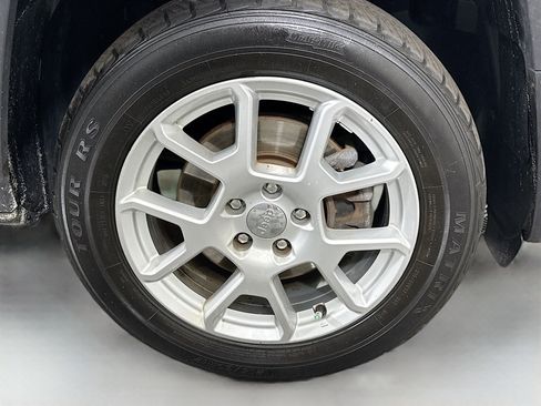 Used 2021 Jeep Renegade Latitude image 32