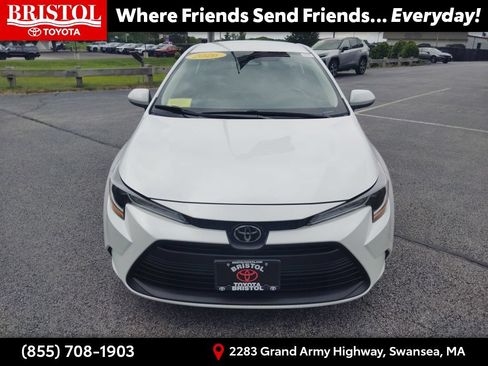 Used 2026 Toyota Corolla LE FWD image 2